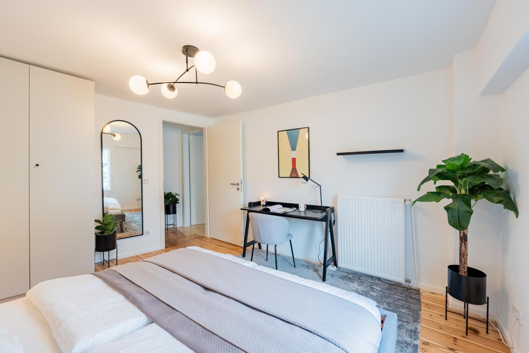 Apartment Geraeumiges In Zentraler Lage Potsdams *
